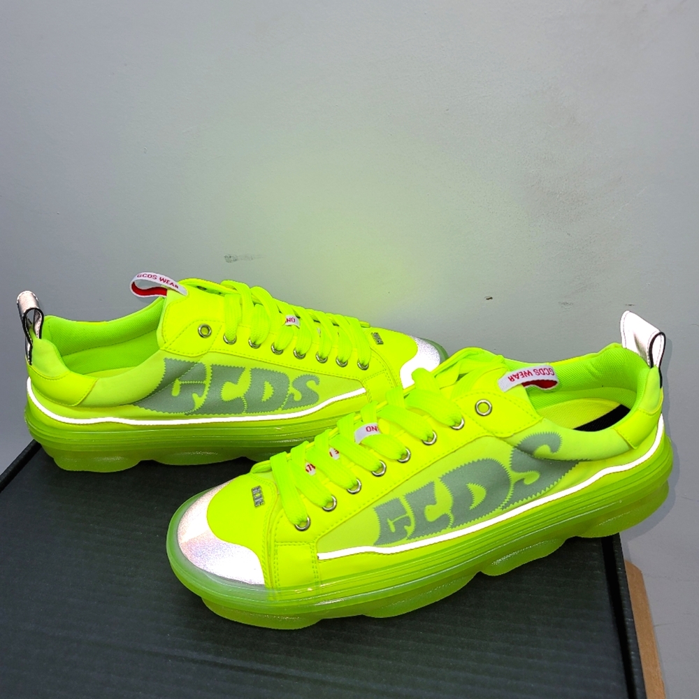 Brand new men US size 9 GCDS sneakers made in Italy